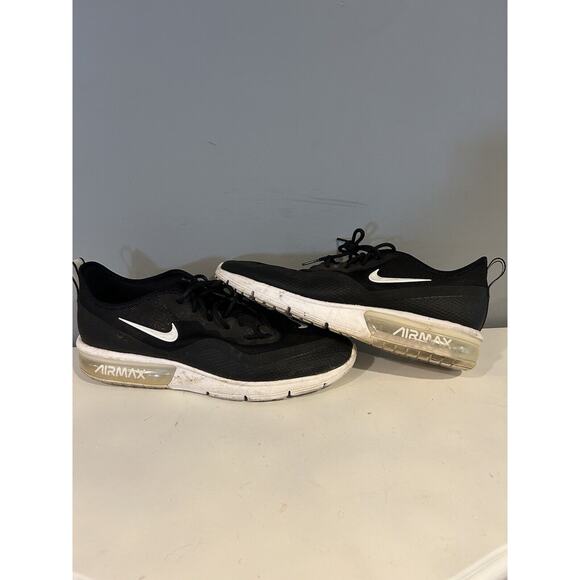 Nike Air Max Sequent Size 11 Black White Mens Running Training Shoe BQ8822 001 - Picture 2 of 8